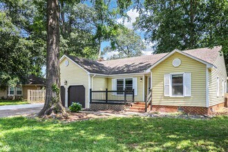 2129 Agecroft Rd in Virginia Beach, VA - Building Photo - Building Photo