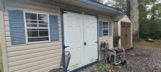 551 Lauschtown Rd in Denver, PA - Building Photo - Building Photo