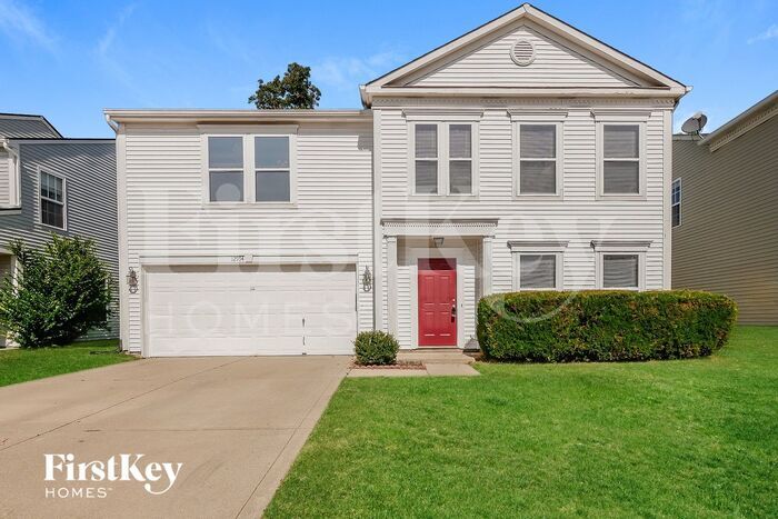 12954 Old Glory Dr in Fishers, IN - Foto de edificio