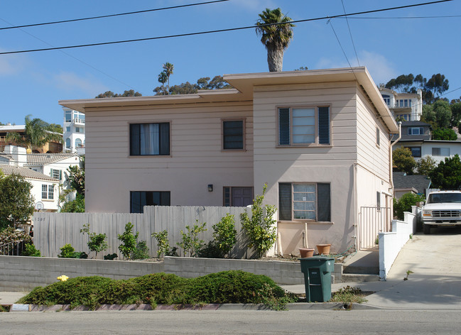 1207 Poli St in Ventura, CA - Building Photo - Building Photo