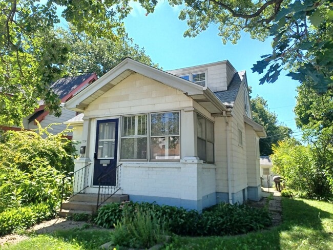 property at 1330 Selby Ave