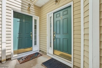 3 Taft Ln in Morristown, NJ - Building Photo - Building Photo