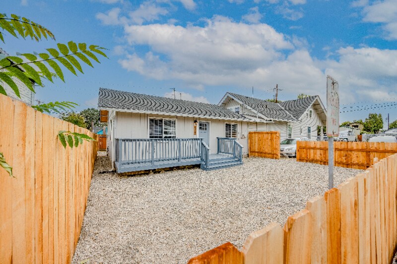 520 20th St in Washougal, WA - Building Photo