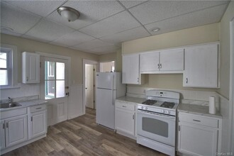 83 Hudson St-Unit -APT 1 B Front in Port Jervis, NY - Foto de edificio - Building Photo