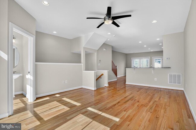 44692 Collingdale Terrace in Ashburn, VA - Building Photo - Building Photo