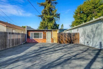 1173 E 5th St in Benicia, CA - Building Photo - Building Photo