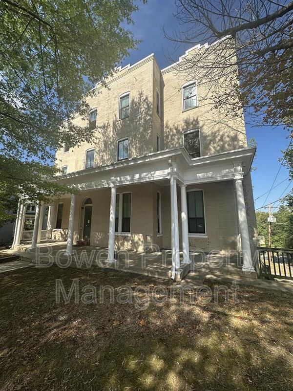 property at 203 S Prospect St