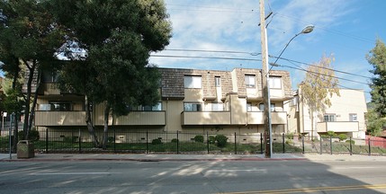 3910 Green Acre in Oakland, CA - Building Photo - Building Photo