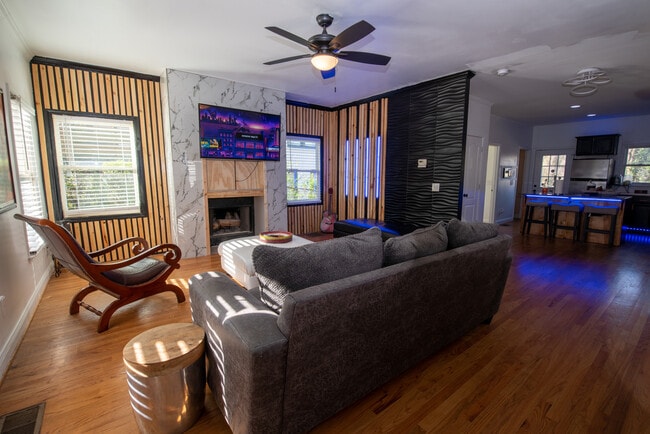 property at 2019 Pryor Rd SW