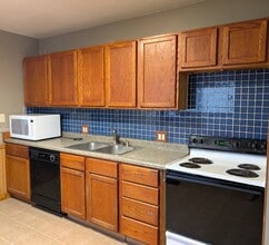 211 Lincoln Ave in Crookston, MN - Building Photo - Building Photo