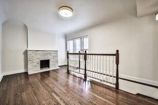 734 W Waveland Ave in Chicago, IL - Building Photo