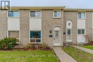165 Green Valley Dr in Kitchener, ON - Building Photo