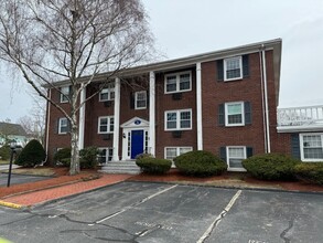 17 Sinai Cir, Unit A1 in Chelmsford, MA - Building Photo - Building Photo