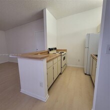 9379 S Belfort Cir in Tamarac, FL - Building Photo - Building Photo