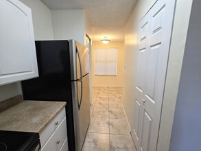 16104 Glenmoor Dr in West Palm Beach, FL - Building Photo - Building Photo