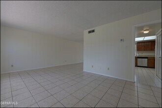 257 Maricopa Dr in El Paso, TX - Foto de edificio - Building Photo