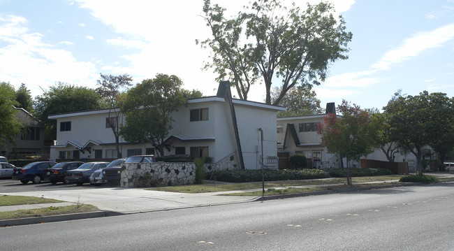 40340 Grimmer Blvd in Fremont, CA - Foto de edificio - Building Photo