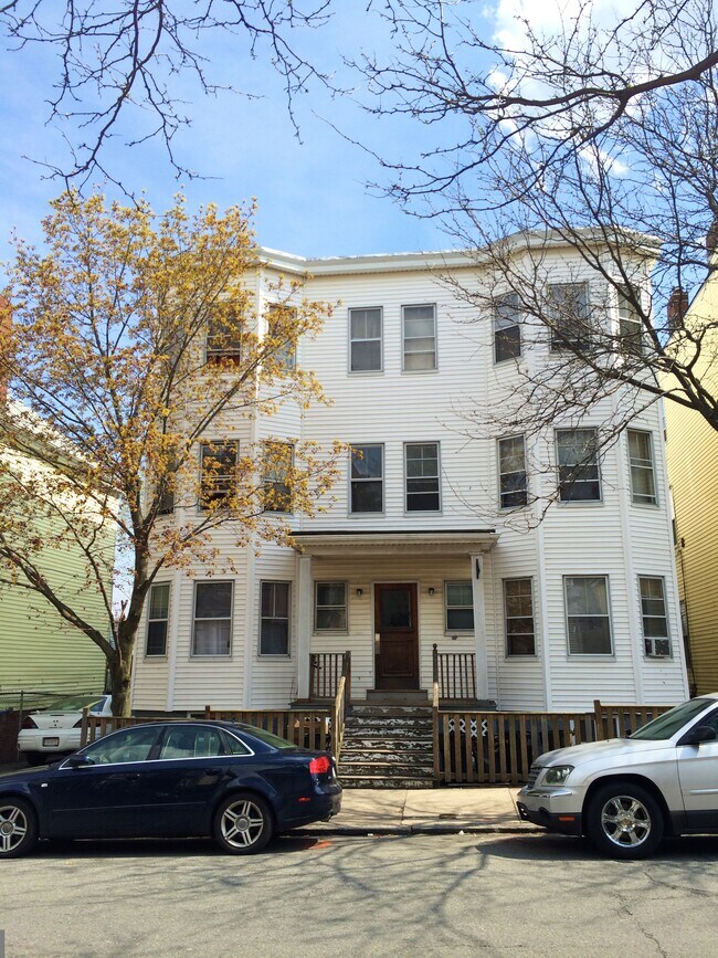 119 Lexington St, Unit 2