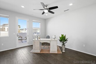 1375 Calle Sandbar in San Diego, CA - Building Photo - Building Photo