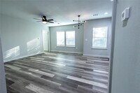 102 Marsden St photo'