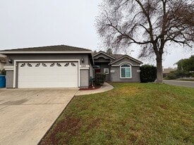 1103 Portola Valley Rd in Yuba City, CA - Building Photo