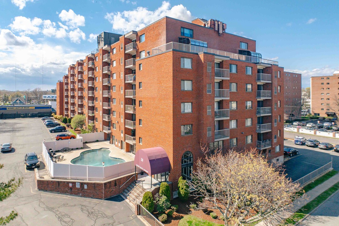 Parkway Plaza South in Medford, MA - Foto de edificio