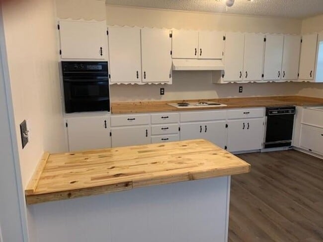 3104 S Lipsey St in Decatur, TX - Building Photo - Building Photo