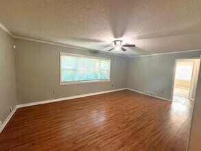 2805 W 75th St in Prairie Village, KS - Building Photo - Building Photo