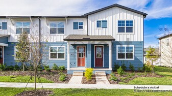 17568 Northlake Grv Dr in Oakland, FL - Building Photo