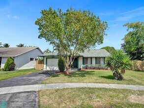 3216 NW 105th Ave in Sunrise, FL - Building Photo - Building Photo