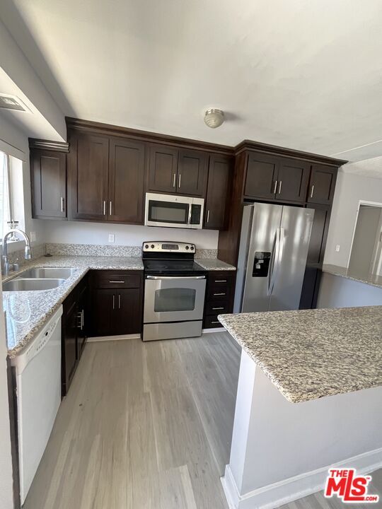905 S Bedford St in Los Angeles, CA - Building Photo - Building Photo