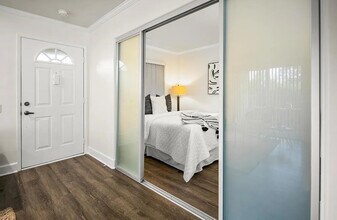 8581 Villa La Jolla Dr in San Diego, CA - Building Photo - Building Photo