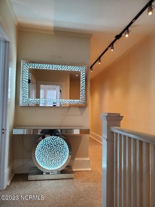 216 N M.L.K. junior Dr-Unit -Upstairs in Elizabeth City, NC - Building Photo - Building Photo