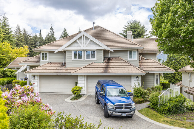 3405 Plateau Blvd in Coquitlam, BC - Building Photo - Building Photo