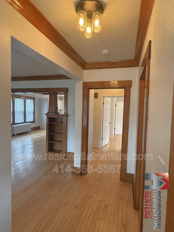 2033 S 82nd St in West Allis, WI - Building Photo - Building Photo