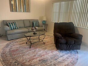 1902 Bermuda Cir in Coconut Creek, FL - Foto de edificio - Building Photo