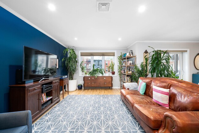 1001 Clinton St in Hoboken, NJ - Building Photo - Building Photo