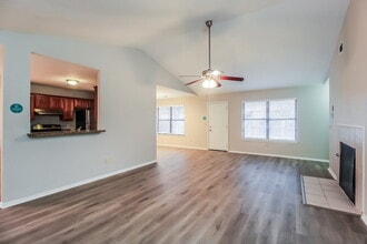 16 N Greengate Dr in Yukon, OK - Building Photo - Building Photo