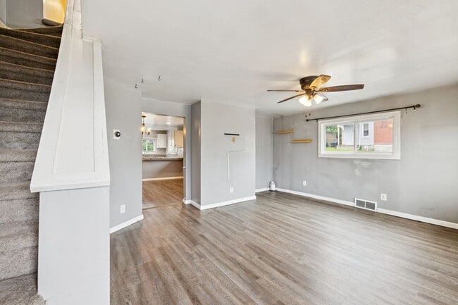 2318 Eccles St in Pittsburgh, PA - Building Photo - Building Photo