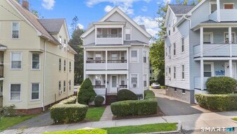 180 Curtis St in New Britain, CT - Building Photo