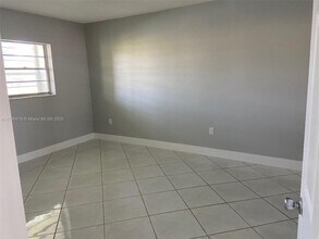 20111 NE 27th Ct in Miami, FL - Building Photo - Building Photo