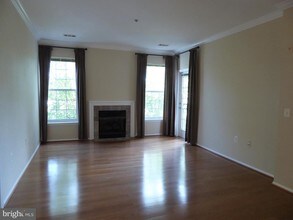 3021 Nicosh Cir-Unit -1304 in Falls Church, VA - Building Photo - Building Photo