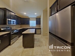 9783 Pepper Tree Pl in Wildwood, FL - Foto de edificio - Building Photo