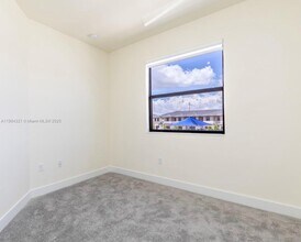 15861 NW 90th Ct in Miami Lakes, FL - Building Photo - Building Photo