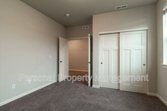 3827 S Kennedy Dr in Ridgefield, WA - Building Photo - Building Photo