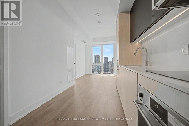 308 Jarvis St in Toronto, ON - Building Photo - Building Photo