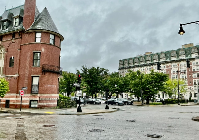 636 Beacon St, Unit 303