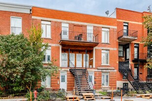 4059 Saint-Antoine Rue O in Montréal, QC - Building Photo