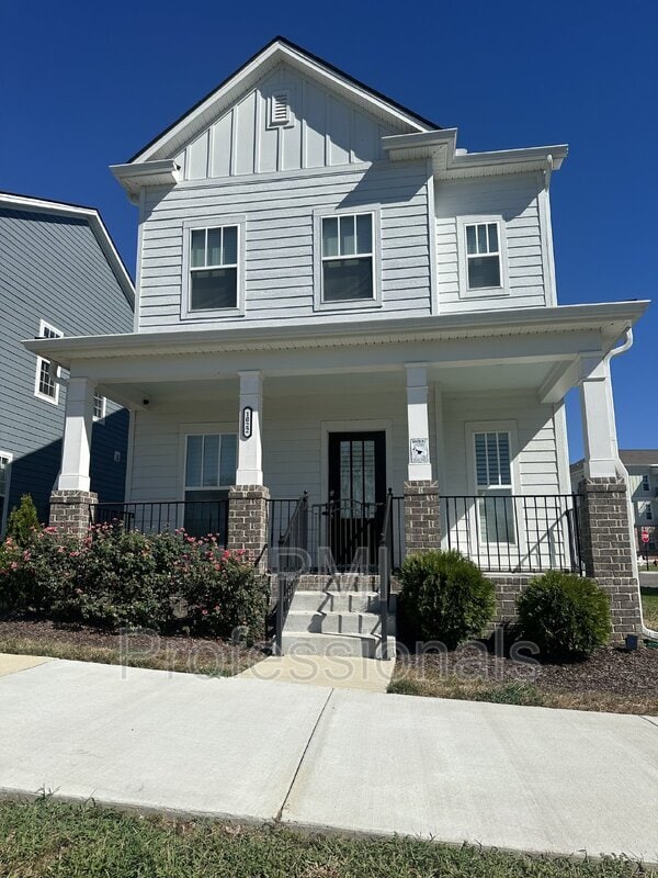 property at 1022 Stoneleigh Ln