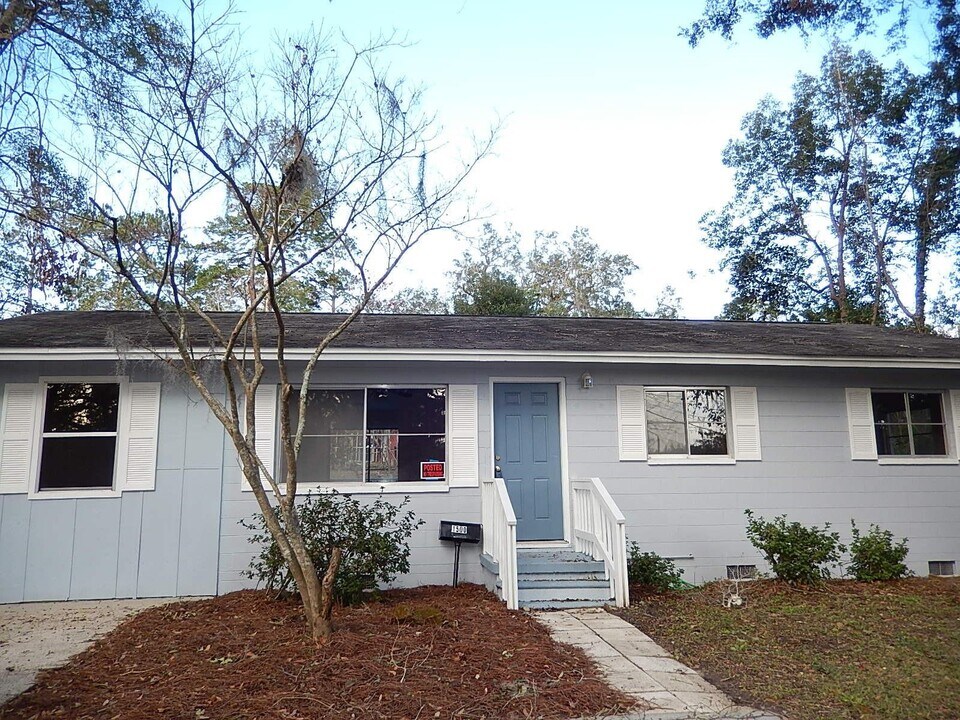 1500 Ridgeway St in Tallahassee, FL - Building Photo